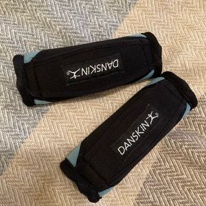 Danskin 2lb hand weights FREE with PuRCHaSE!!